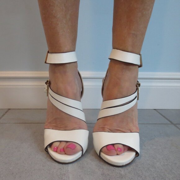 NNB VITTORIO D FIRENZE White Asymmetrical Strap High Heel Sandals - Picture 2 of 9
